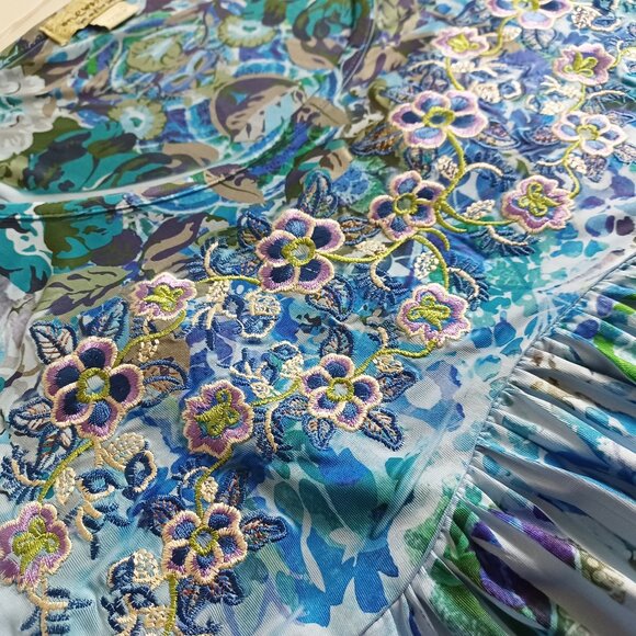 One World Watercolour Embroidered Floral Tunic Top - Picture 5 of 16